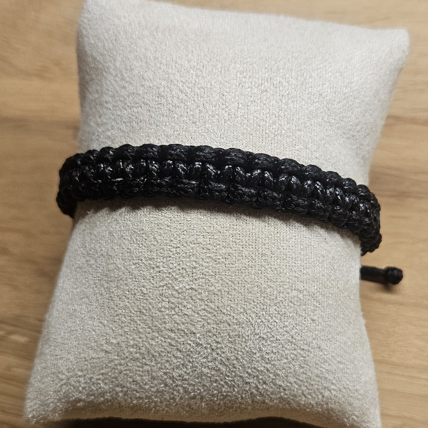 Makramee Herrenarmband „Core“ – Schwarz