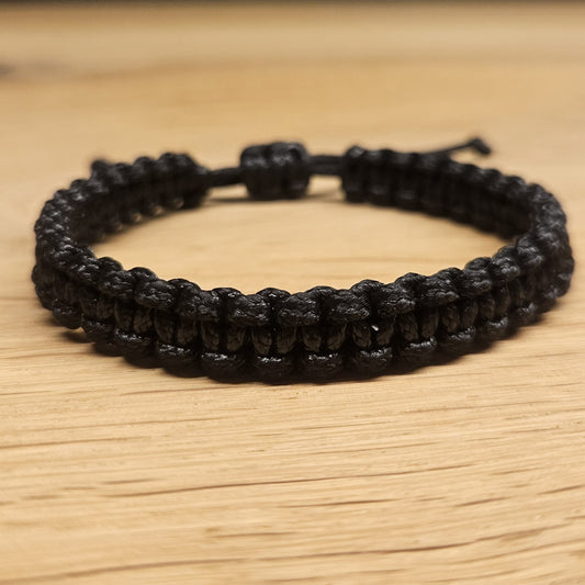 Makramee Herrenarmband „Core“ – Schwarz