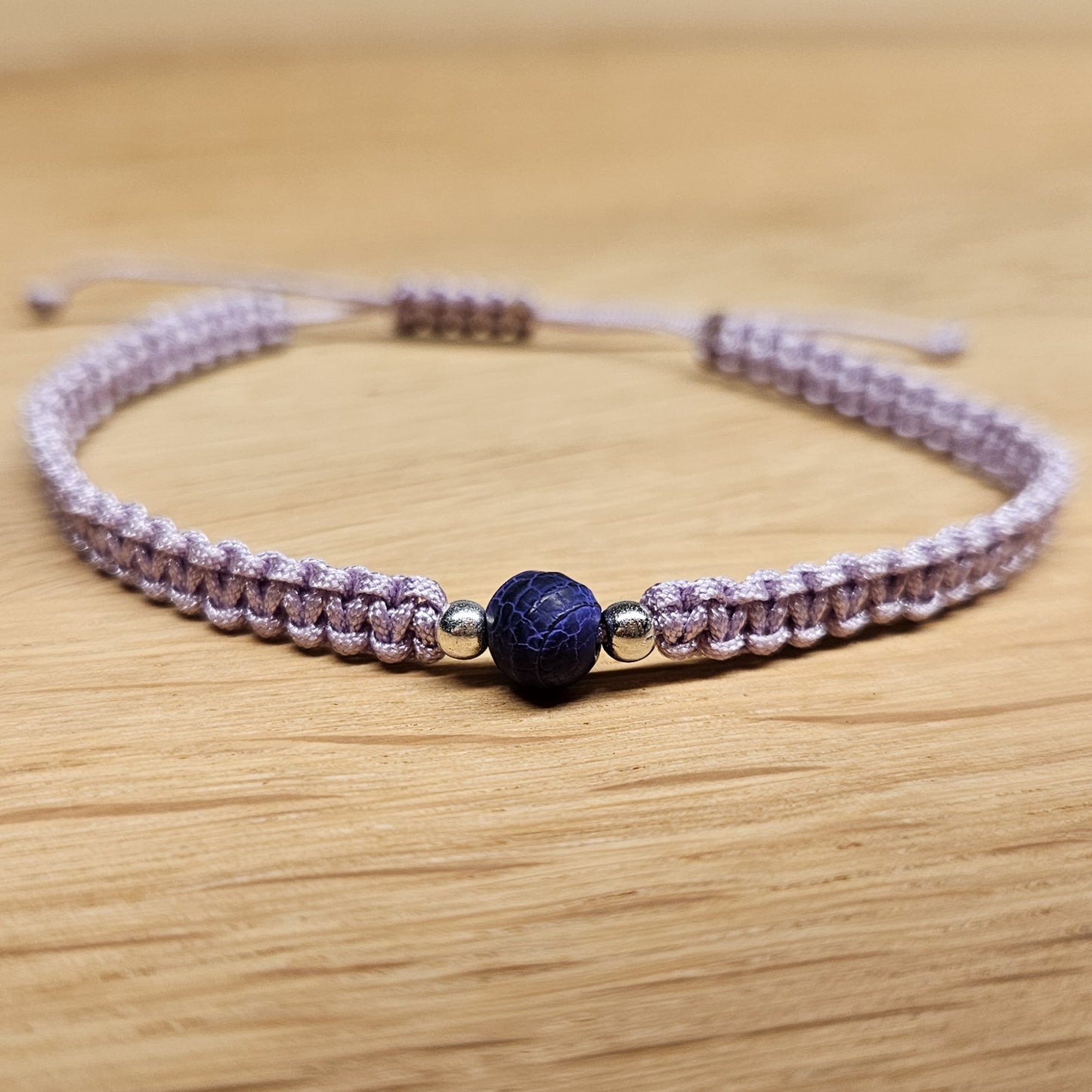Makramee-Armband – Twist - Drachenachat lila