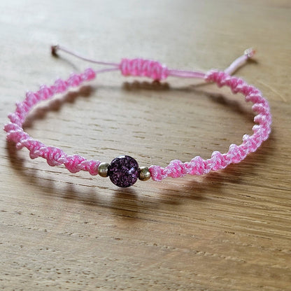Makramee-Armband – Twist - rissige Quarzperlen lila