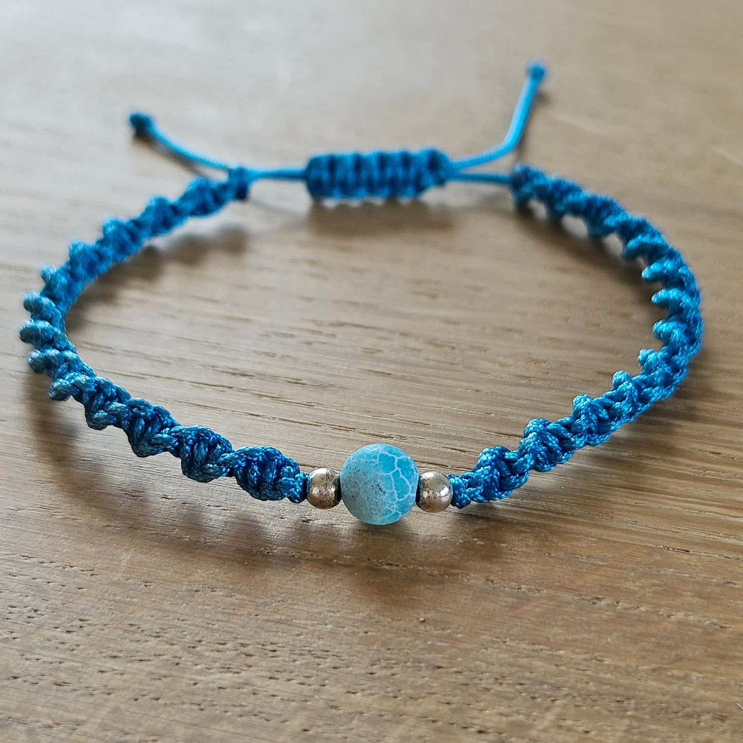Makramee-Armband – Twist - Drachenachat hellblau