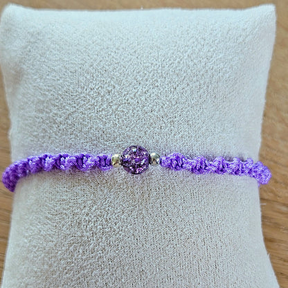 Makramee-Armband – Twist - rissige Quarzperlen lila