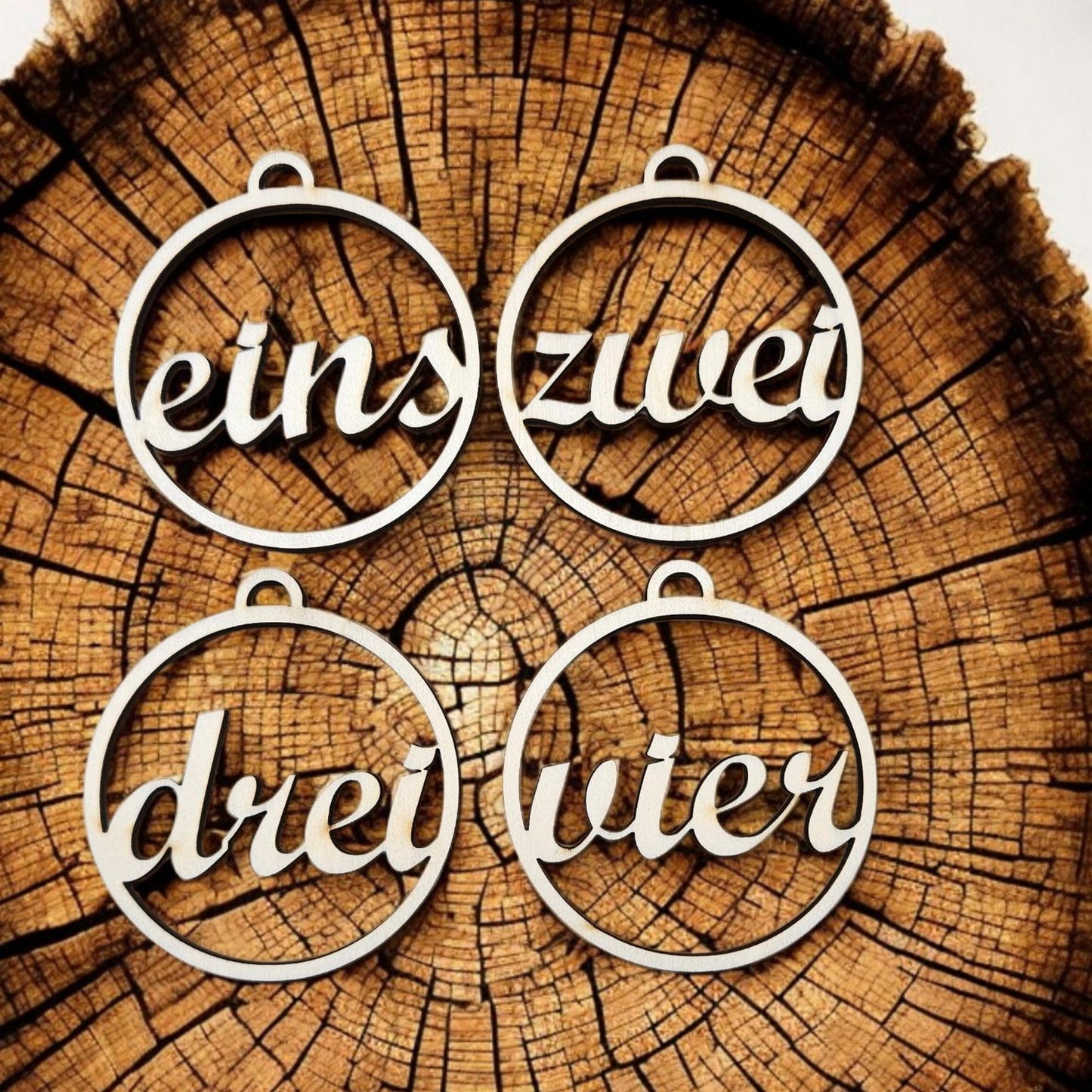 Lot de pendentifs de l'Avent 1–4 – Décoration en bois au design circulaire